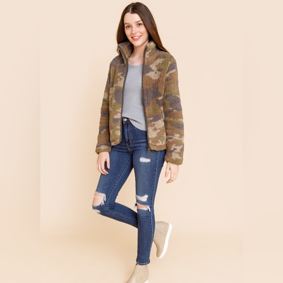 (5/$20) Jaime Camo Sherpa Jacket - Picture 2 of 9